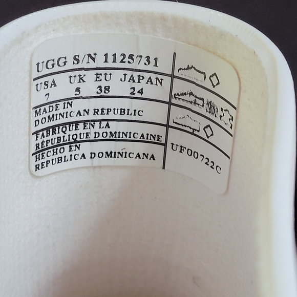 UGG Drizlita Rain Boots - Picture 4 of 4